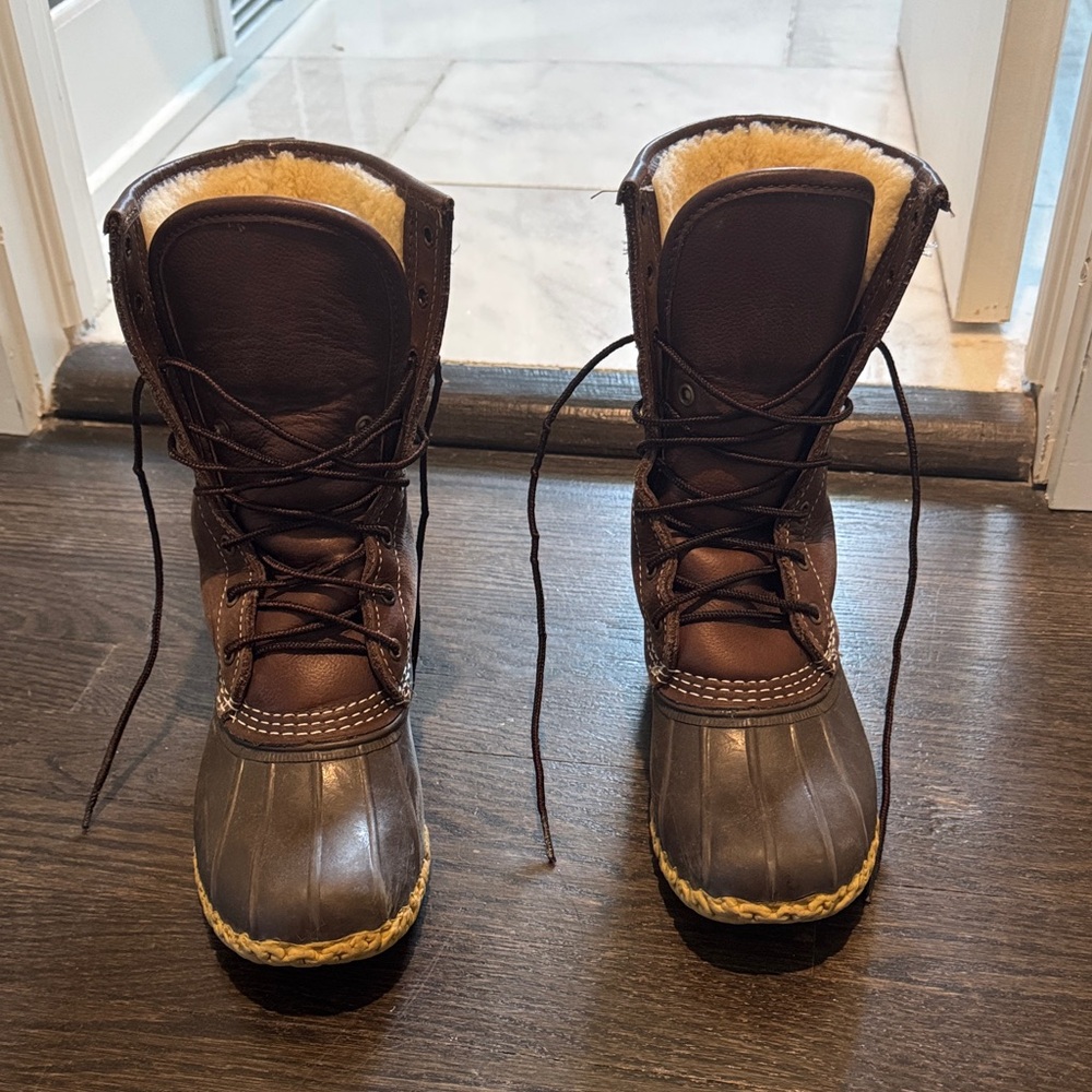 L.L. Bean Women's Bean Boots, 10" Shearling-Lined - Size 7 (fits like an 8)